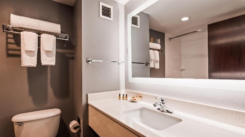 Best Western Plus Fairfield Hotel image 1